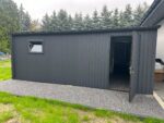 Garaż blaszany z bramą segmentową 6 m x 9 m ID 130 - obrazek 9