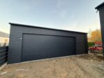 Garaż blaszany z bramą segmentową 8 m x 6 m ID 141 - obrazek 4