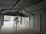 Garaż blaszany z bramą segmentową 4,5 m x 9 m ID 96 - obrazek 6